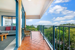 Resort Living with Pool in Corner Oceanview Suite, Darwin